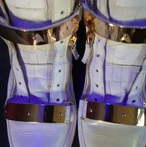 Meet your Posher, Jerry shine